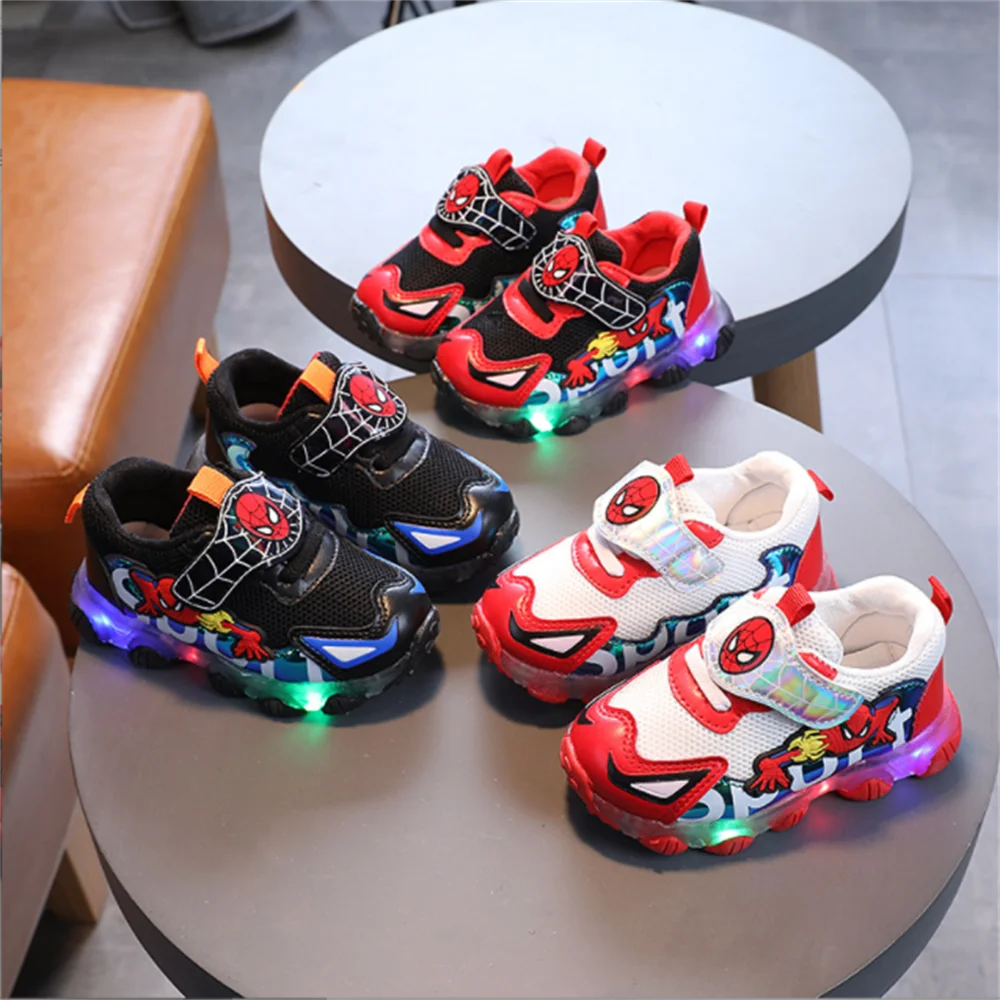 

2022 Spring New Children's SpiderMan Lighting Shoes Boys and Girls Mesh Breathable Sports Shoes Baby Lighting Shoes Trend