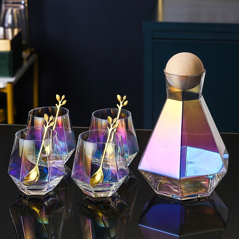 

Luxury Diamond Shape Glass Water Kettle with Natural Wood Ball Lid Clear Cold Water Jug Juice Beverage Pitcher Home Drinkware