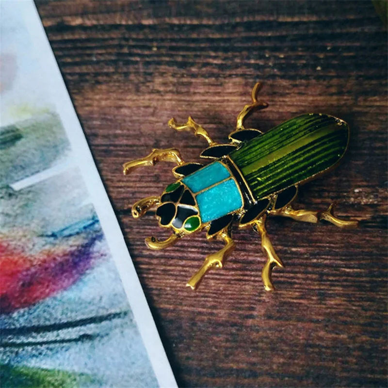 

Fashion Alloy Beetle Brooch for Men Cockroach Broaches Retro Insect Brooches Pin Accessories