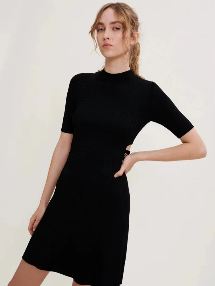 

Женское трикотажное мини-платье, черное облегающее трикотажное платье с вырезом на талии и круглым вырезом, платье с металлическими деталя...