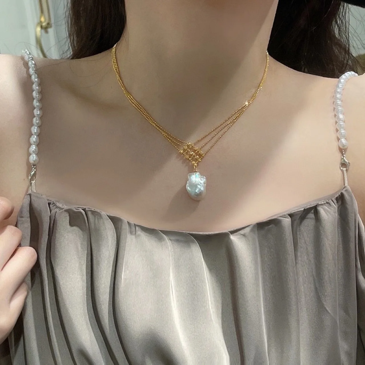 

Freshwater baroque baroque pearls pendant French lace gentle personality collarbone chain restoring ancient ways