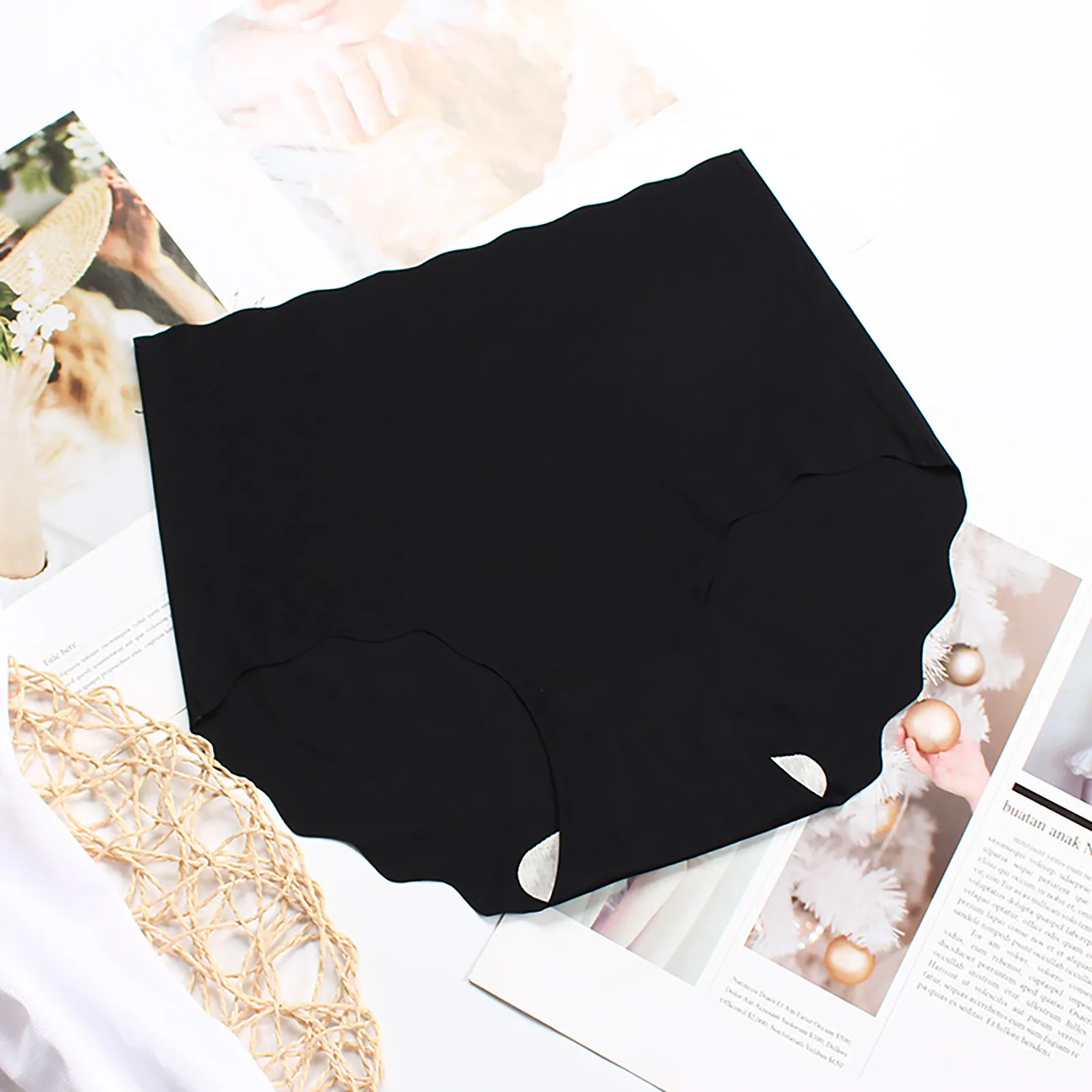 

Women'S Ice Silk Panties Female Underwear Seamless Comfortable Underpants Middle Waist Hip Lifting Lingerie Briefs Girls Robe