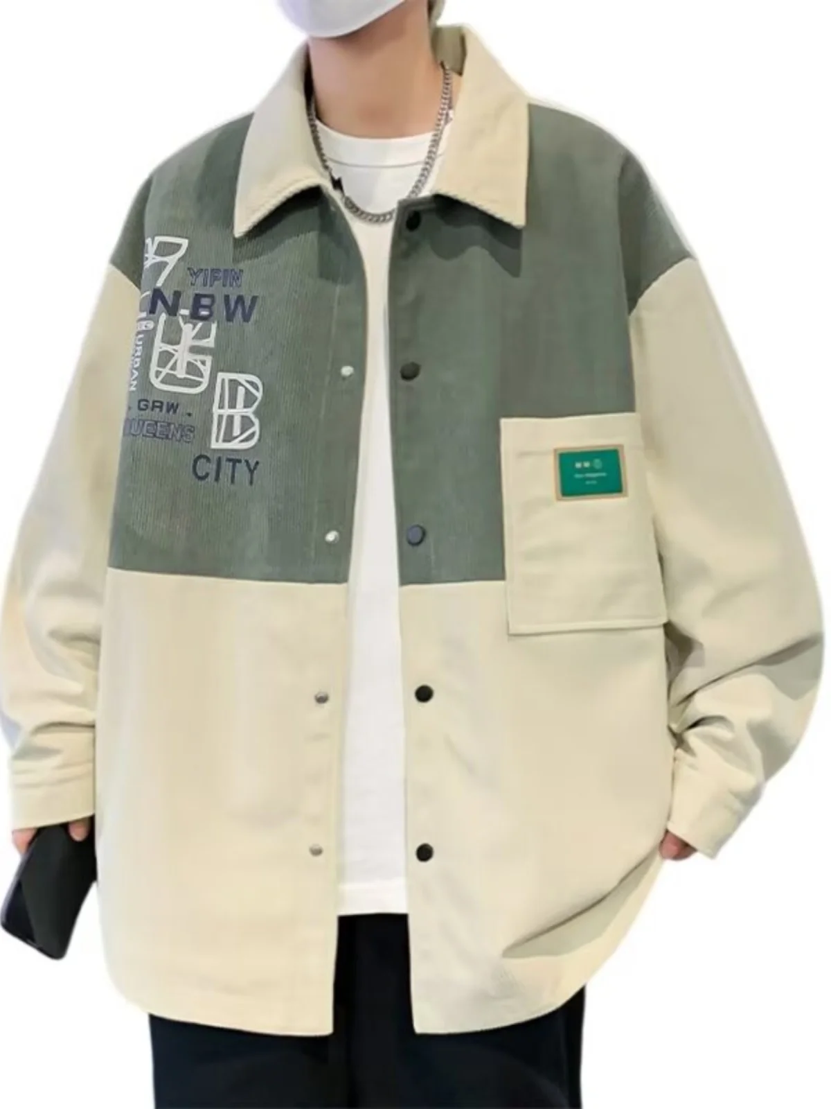 Мужская куртка больших размеров на весну и осень в стиле пэчворк контрастного