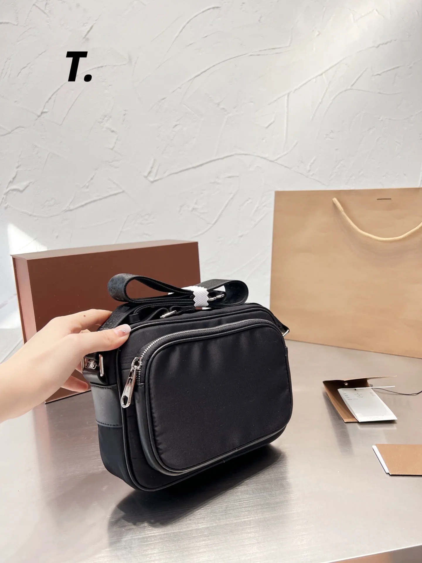 fashion men and women stripe dark flower circle shoulder strap letter waterproof Single Shoulder Messenger Bag camera bag