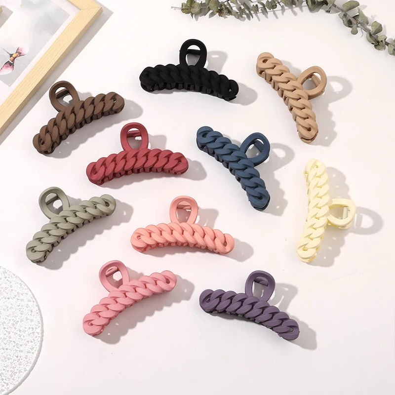 

1pc Candy Color Hair Clip 11cm Chain Shaped Shark Clip Simple Acrylic Hairpin Bath Hair Claw Ponytail Headwear Hair Accessories