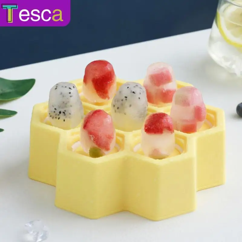 

Anti-drop Ice Mold Pp Tpr Popsicle Lattice Creative Honeycomb Household Ice Cream Ice Lattice Ice Cream Tools Modern Simplicity