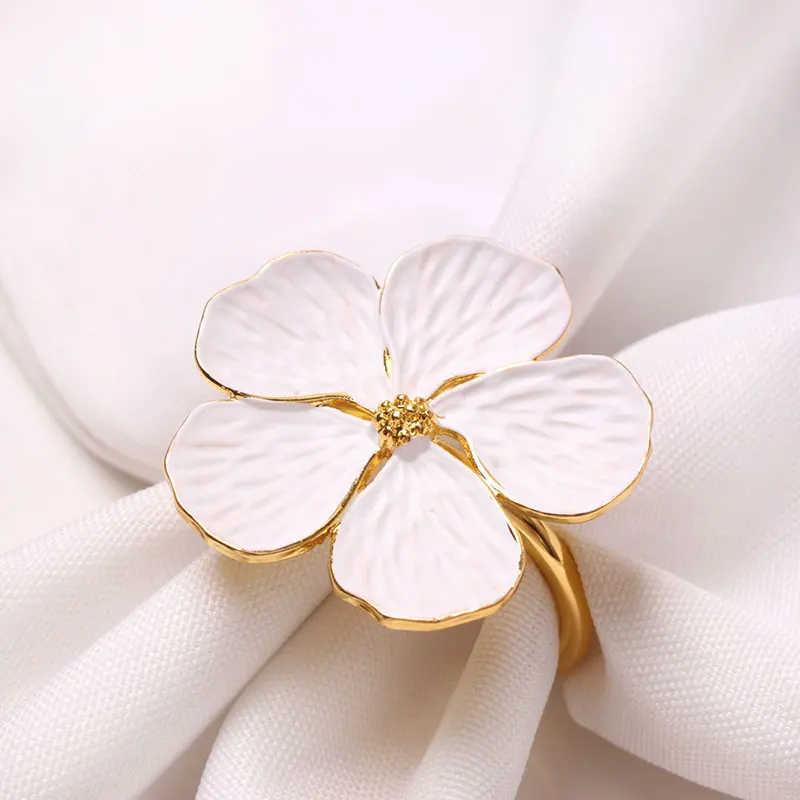 

1Pcs 5*4cm White Wedding Simple Plum Napkin Napkin 5 Petals Lucky Flower Napkin Ring Napkin Ring