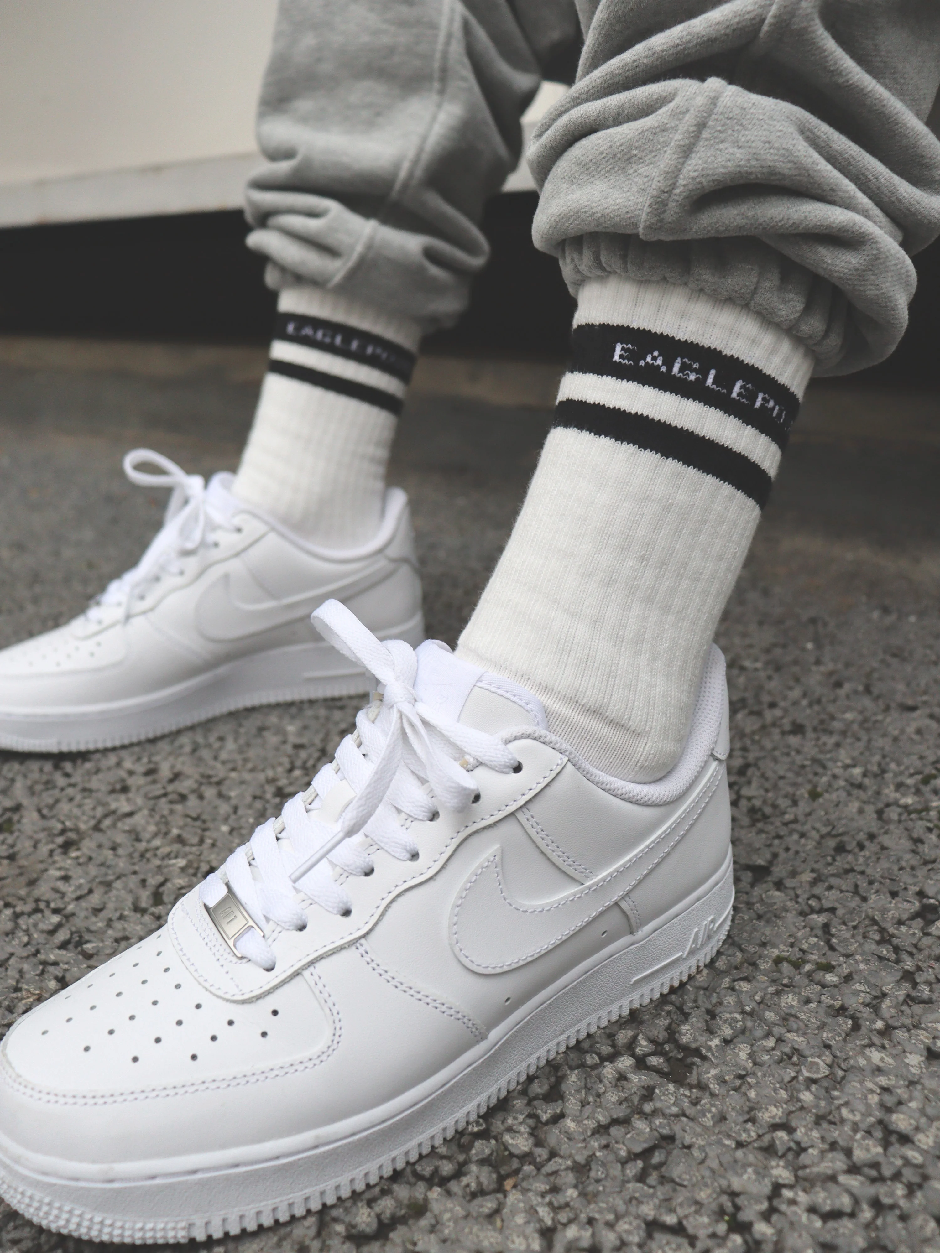 Autumn and winter black and white contrast cotton mid-tube stockings