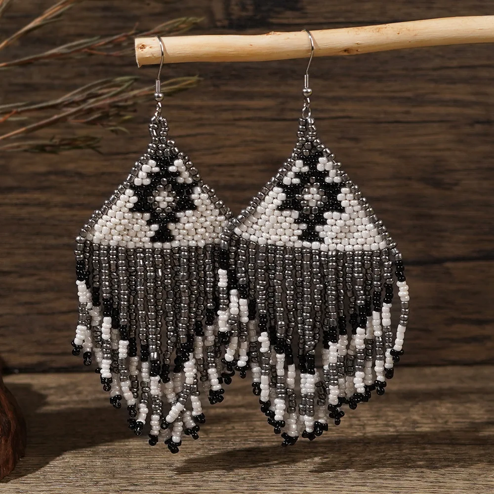 Серьги с бусинами и кисточками геометрический дизайн Оригинальное ручное