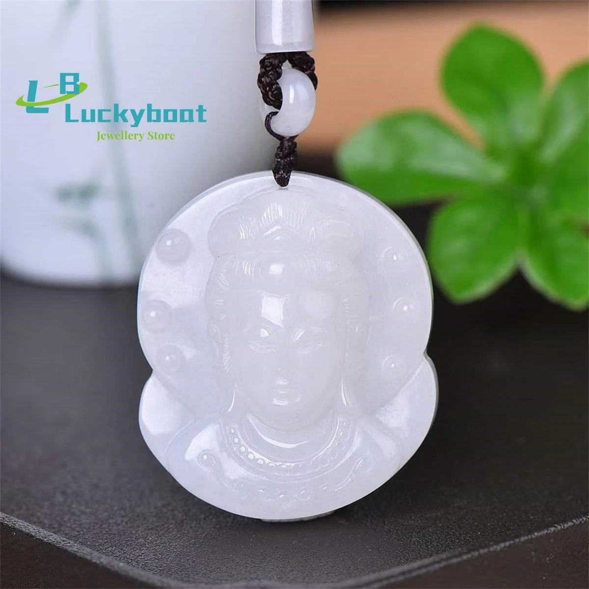 

Natural Gold Silk Jade Auspicious Guanyin Pendant Simple and Personalized Exquisite Fashion Versatile for Men and Women
