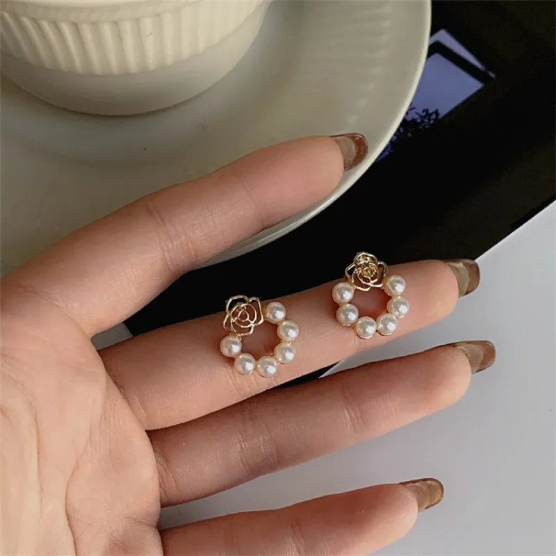 

2022 Fashion Small Imitation Pearl Circle Stud Earrings Temperament Sweet Non Pierced Clip On Earring Gift Jewelry