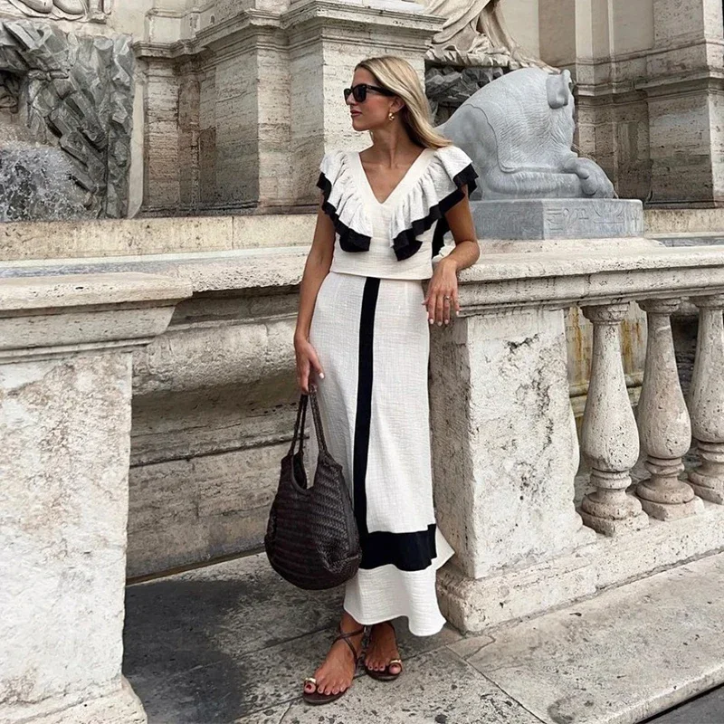 Женский летний костюм без рукавов элегантный из двух предметов с оборками и