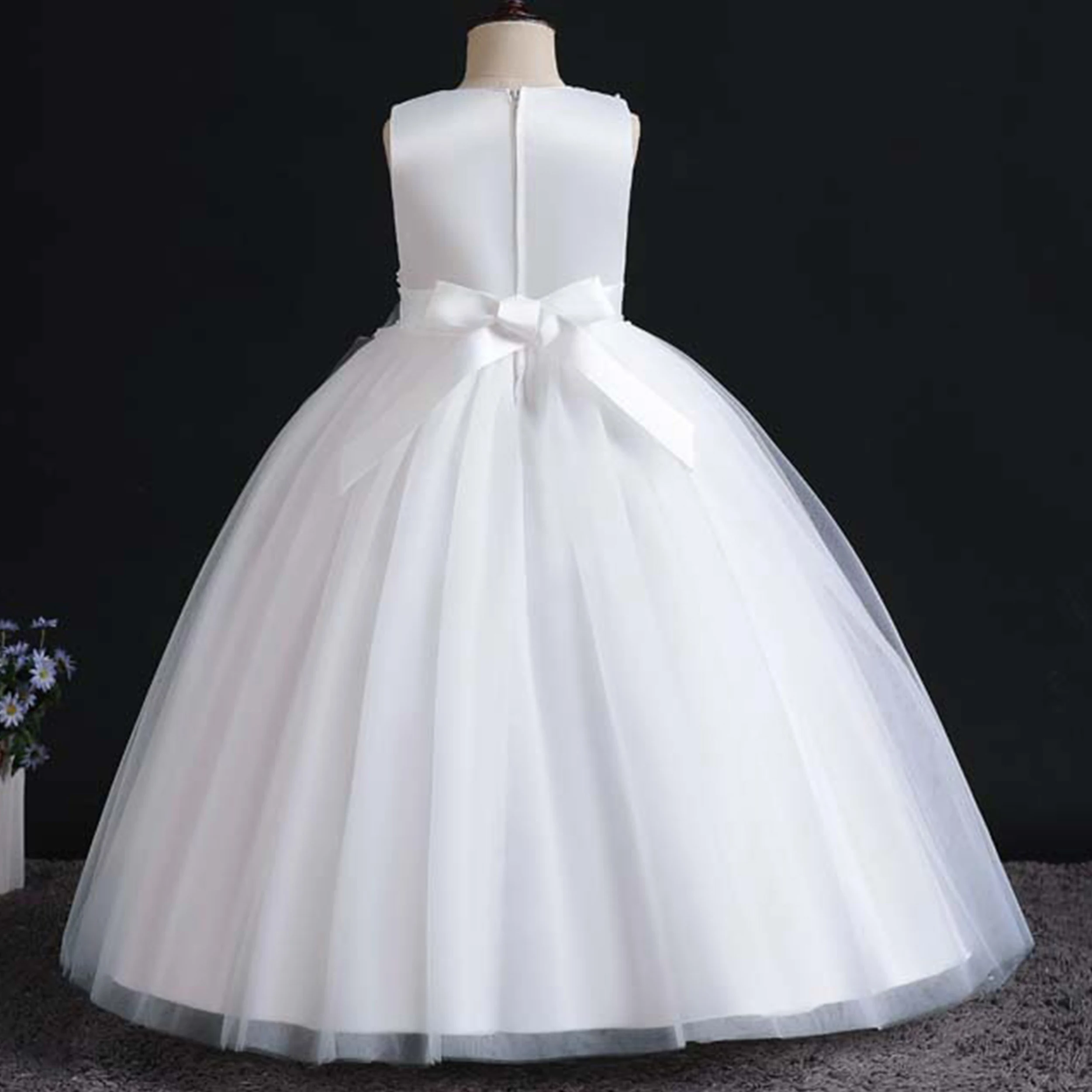 Женское кружевное платье с вышивкой в виде цветов