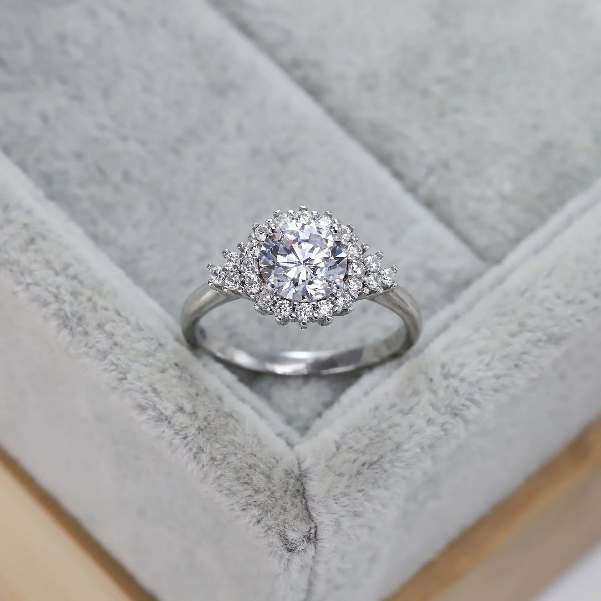 

S925 sterling silver exquisite micro-set zircon ring fashion personality ins niche design ring ring