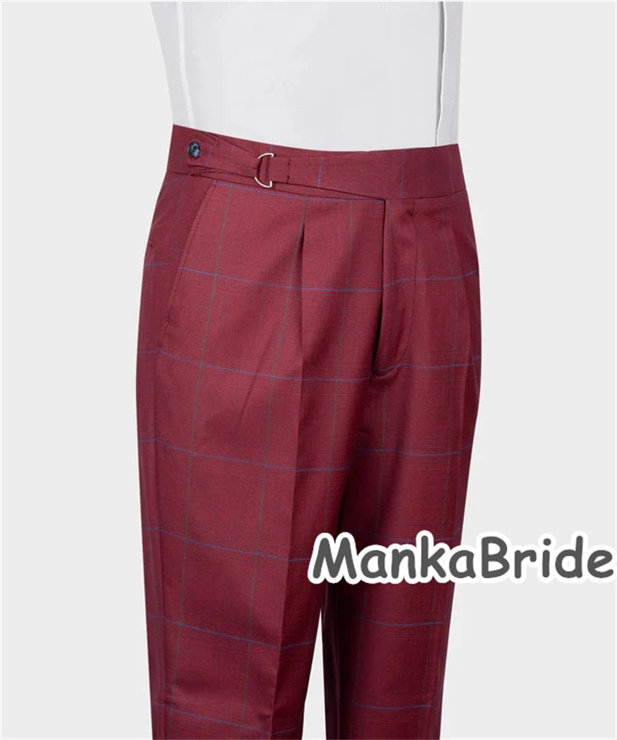 Рисунок 3 - Костюм мужской бордовый двубортный в клетку