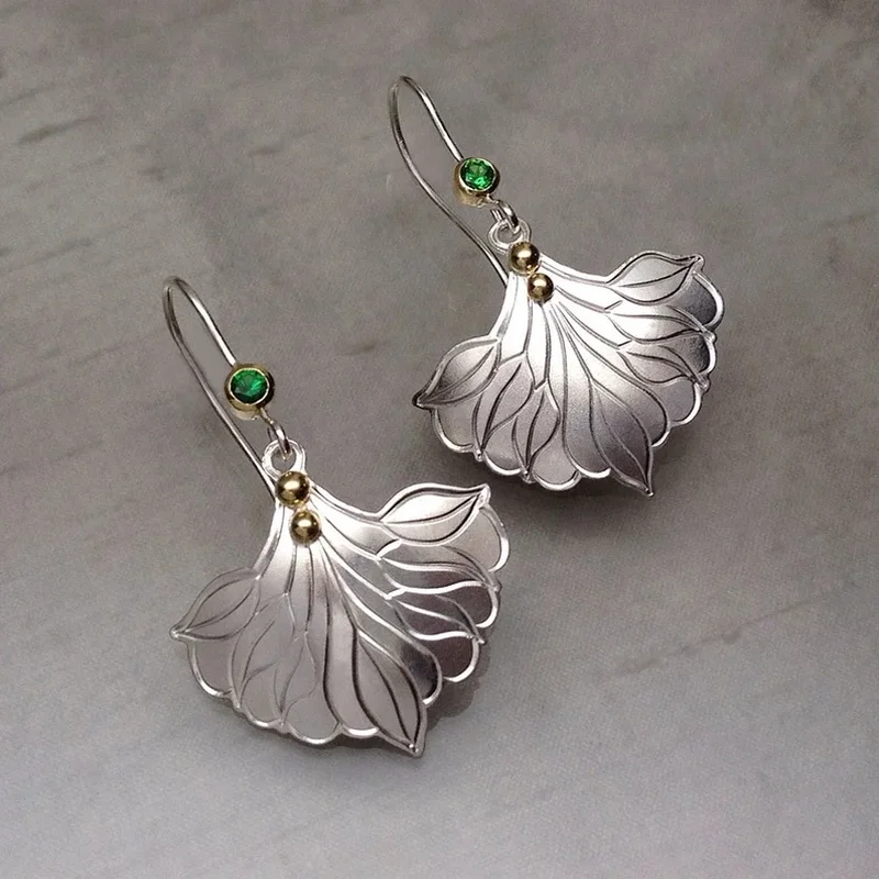 

Simple Metal Hand Carved Pattern Plant Leaf Earring Jewelry Classic Inlaid Green Crystal Drop Earrings