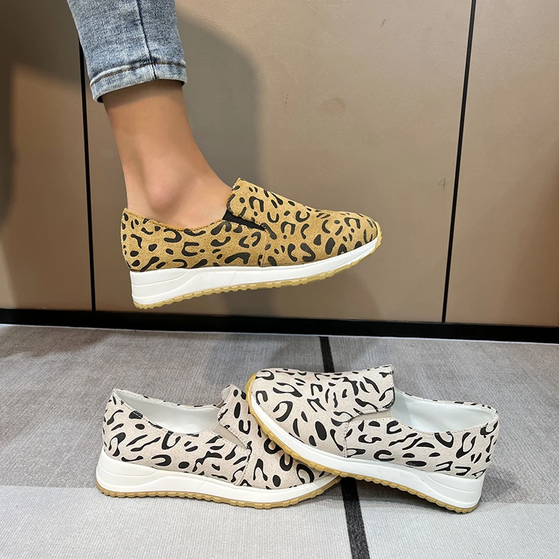 

Spring and Summer 2023 New Leopard Print One Foot Polka Dot Lefu Shoes Floral Casual Zebra Print Thick Soled Large Women's Shoes