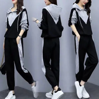 

2022 Fashion Sportswear Hooded Sweater Trousers Suit Women's Gray and Black Stitching Fitness Female Loose Sports Two-piece Suit