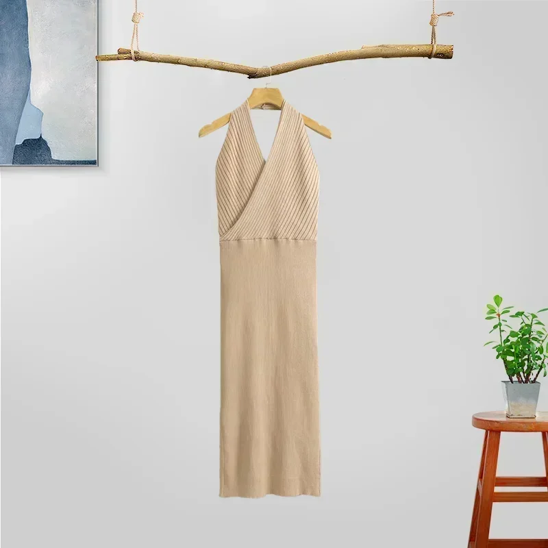 Летнее новое стильное трикотажное платье с открытой спиной и лямкой на шее для