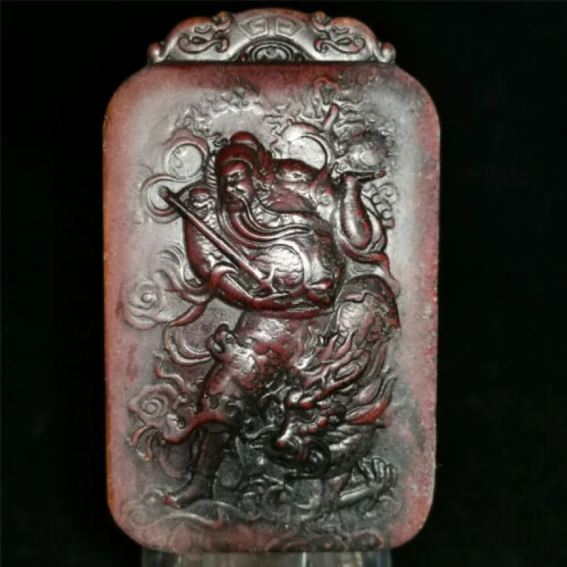 

Chinese Old-Fashioned Rare Hetian Jade Hand Carved Pendant Necklace Statue