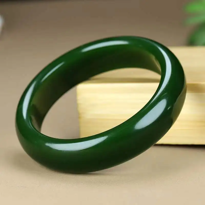 

Spinach Green Jasper Bracelet Women's Simple and Versatile Bracelet