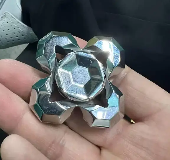 

Second-hand EDC Lq crystal 4.0 m390 10off Fingertip gyroscope
