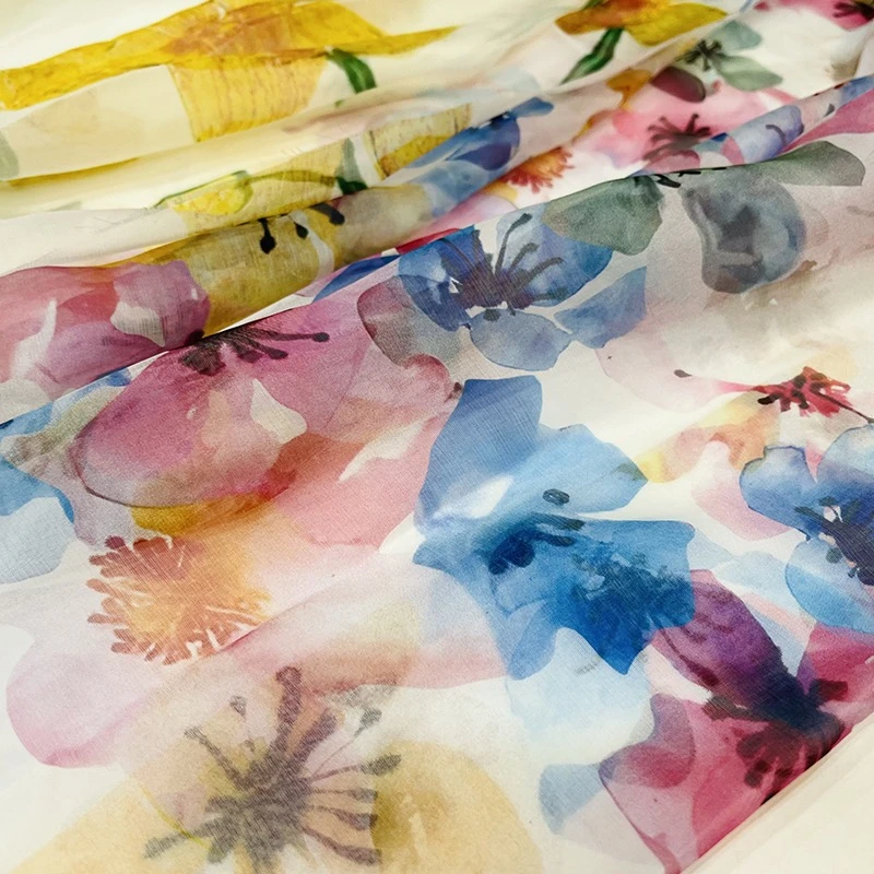 

Fashion Breathable Comfortable Cool Chiffon Mulberry Silk Flower Fabric Classic Flower Pattern Colorful Bright Designer Fabric
