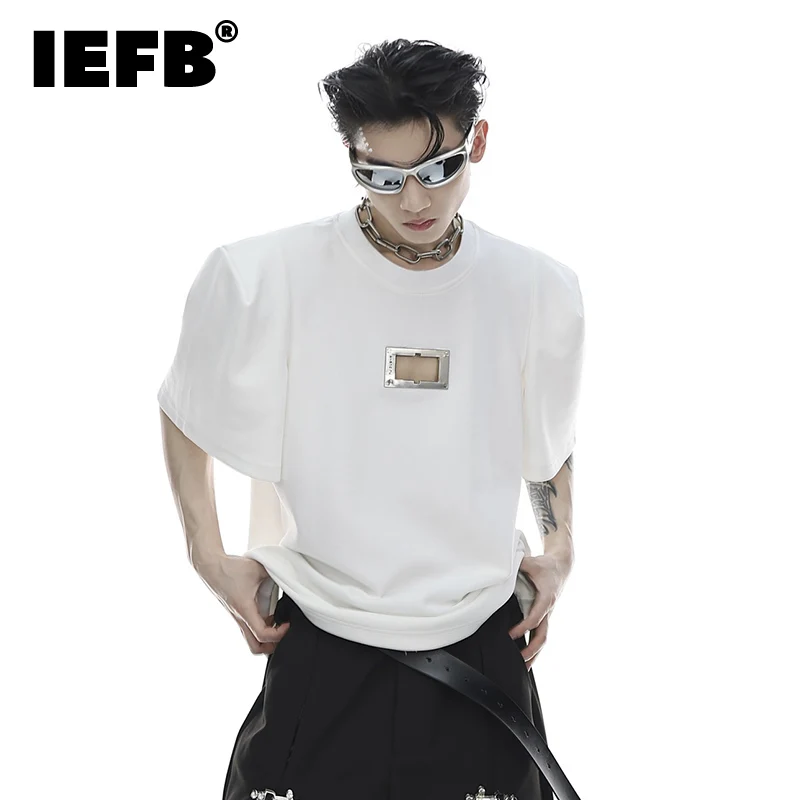 

IEFB New Fashion Streetwear Summer Male Short Sleeve T-shirt Metal Hollow Out Decoration Round Neck Shoulder Pad Top 9A8639