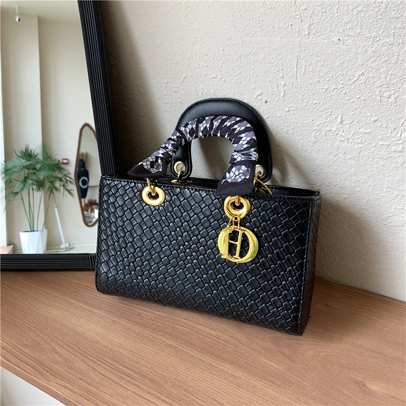 

Waterproof PU leather women's bag, shoulder crossbody, fashionable and trendy business commuting, with silk scarf accessories