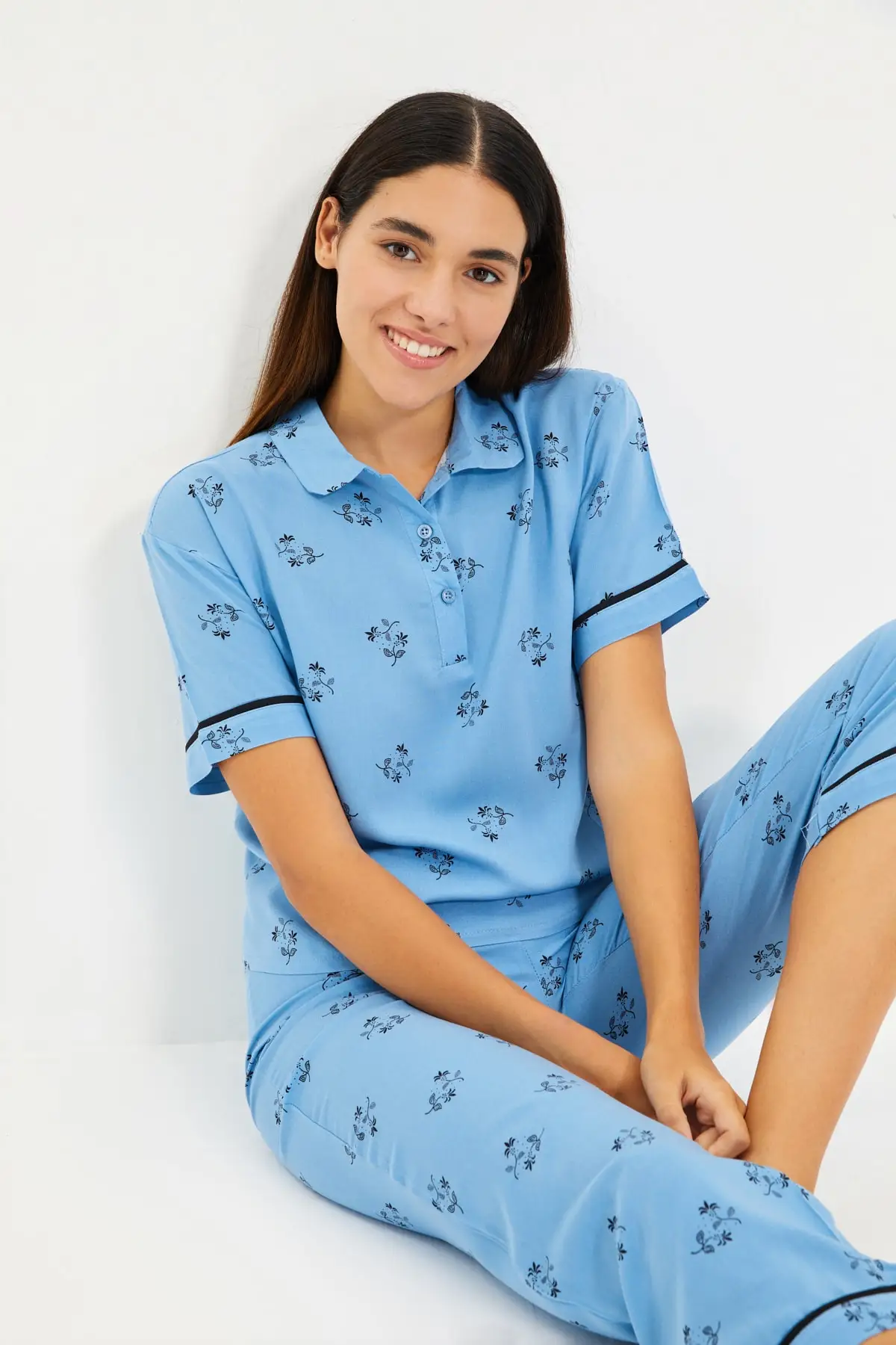 

Trendyol Floral Viscose Woven Pajamas set THMAW22PT0188