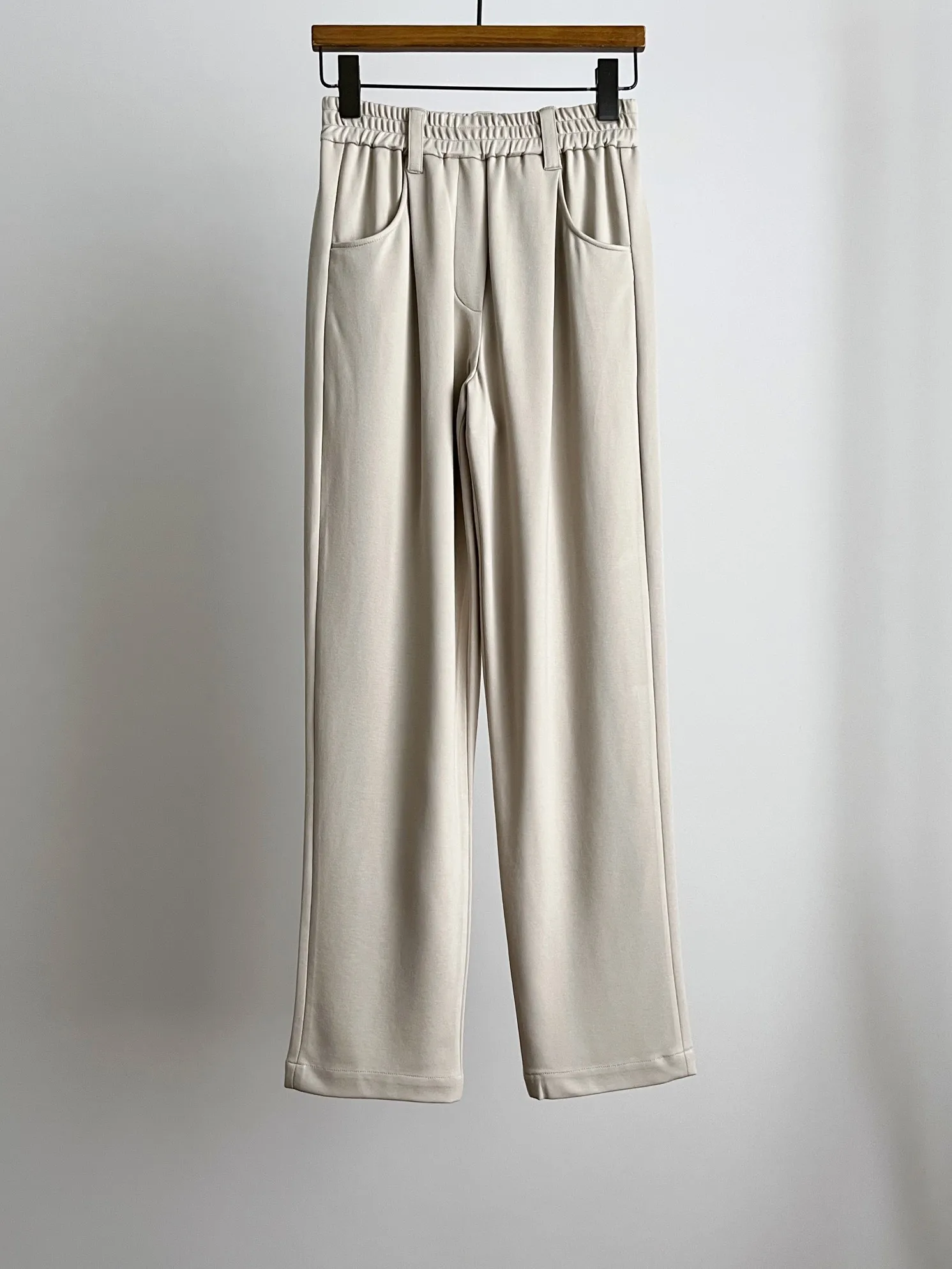 Рисунок 2 - Женские брюки новинка осень-зима