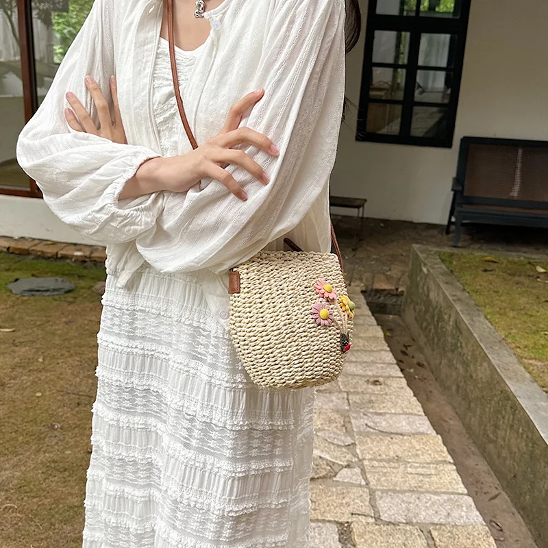 Summer Resort Beach Woven Bag for Women's Cross-body Velvet Flower Bucket Bag Open 2023 Straw Single Shoulder Bag National
