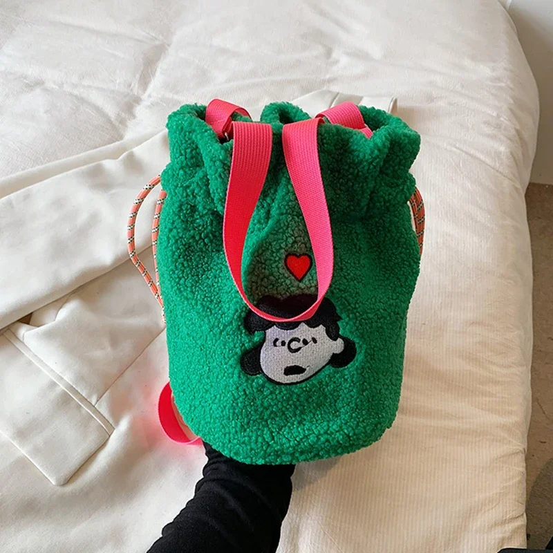 MINISO серия Disney Snoopy мультяшная плюшевая сумка-ведро на шнурке для отдыха модная