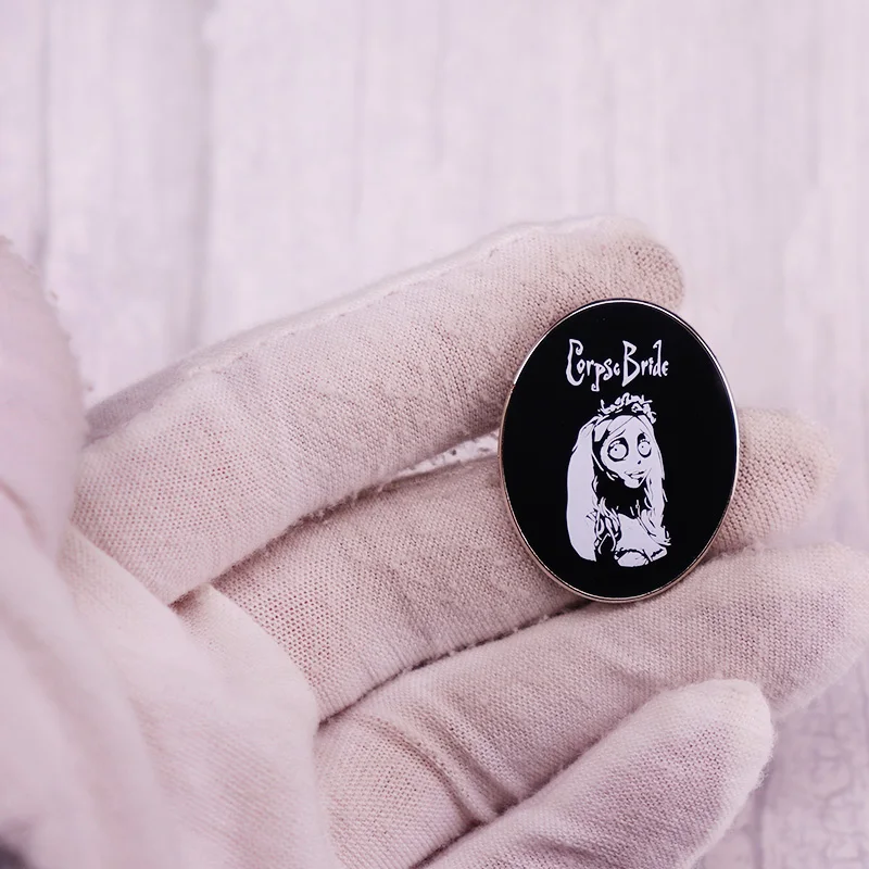 Эмалированная брошь в виде трупа невесты Эмили комикса украшение на Хэллоуин для