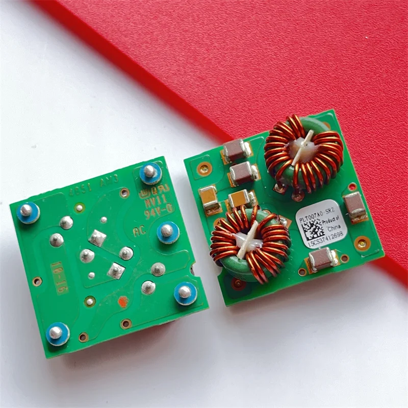 FLT007A0-SRZ Импортированный преобразовательный модуль 0-75 В 7 А оригинальный