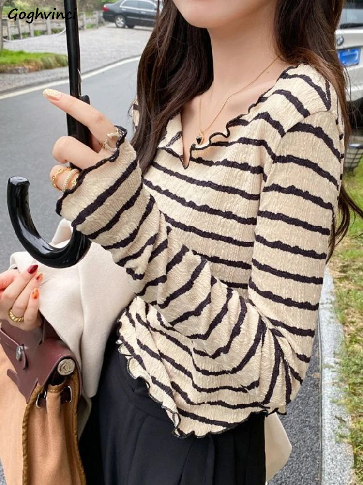

T-shirts Women Leisure Simple Spring Comfortable Striped All-match Fit Pleated Korean Style Elegant Fashion V-neck Design New