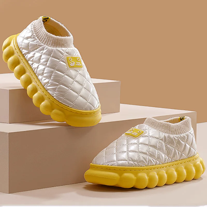 

Зимние теплые хлопковые тапочки Comwarm для женщин и мужчин, модные плюшевые тапочки на платформе, водонепроницаемые Нескользящие домашние та...