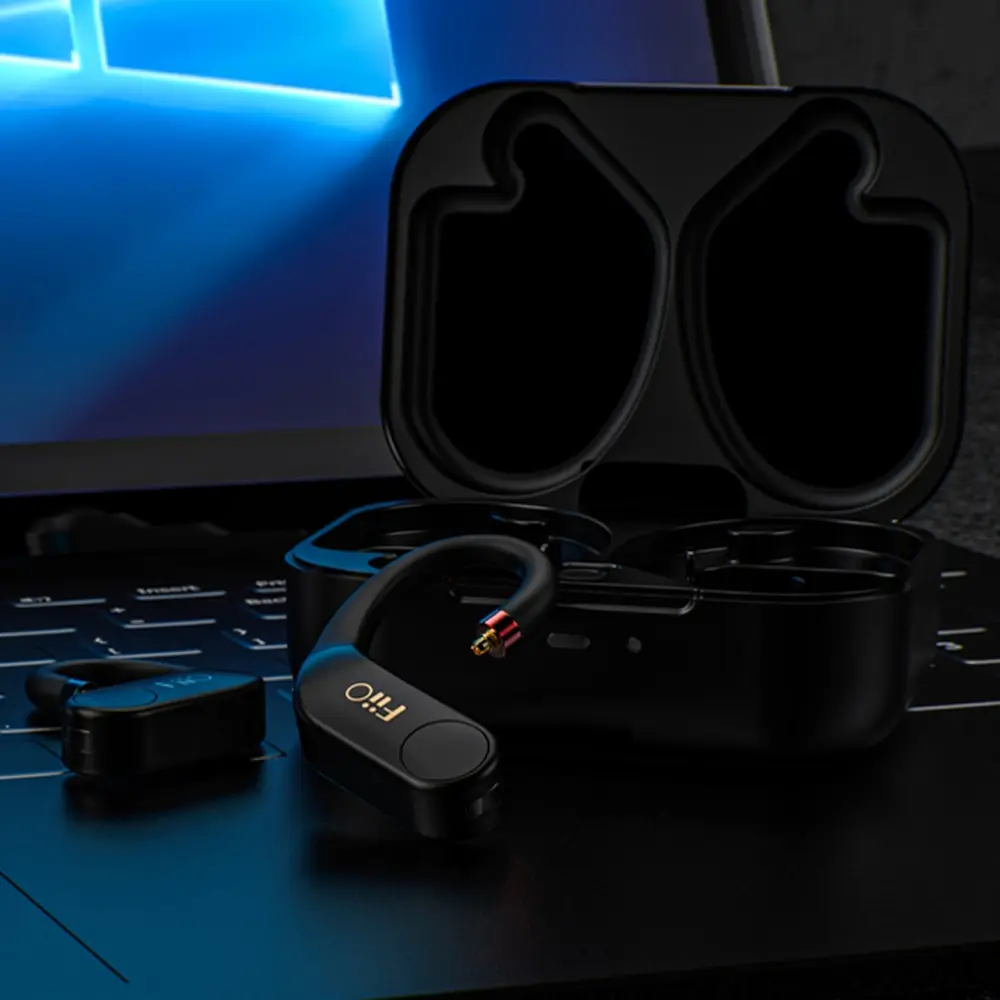 Усилитель для наушников FIIO UTWS5 bluetooth черный |