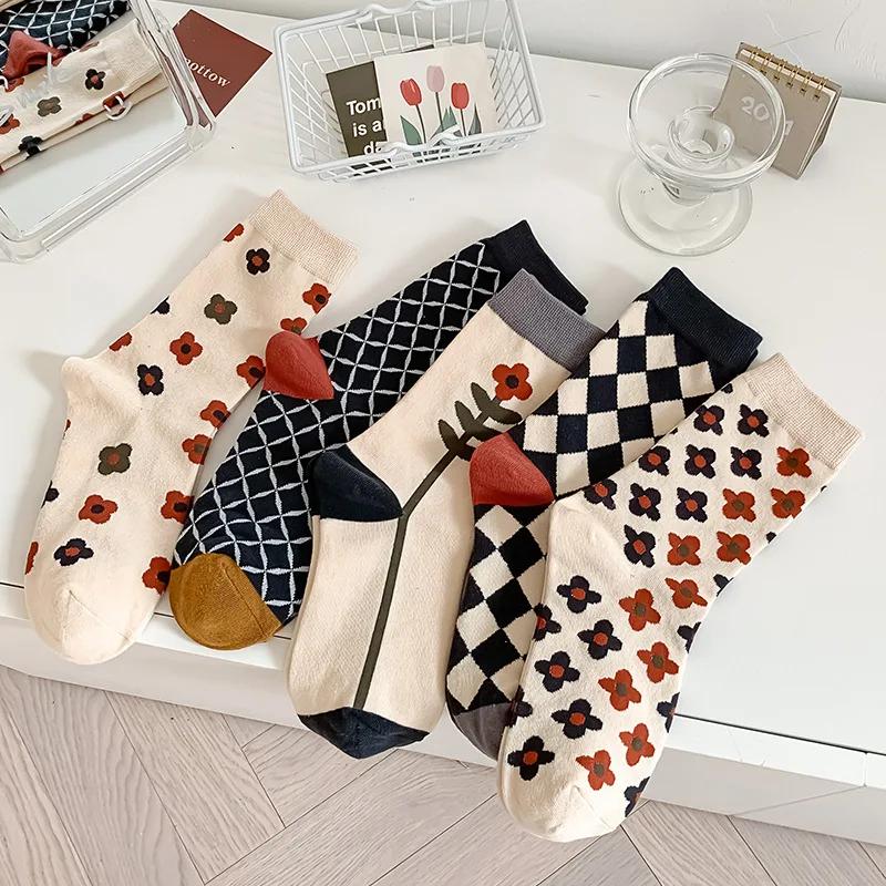 

Harajuku Floral Kawaii Cute Socks Women Casual Fashion Plaid School Girls Sports Socks Korean Style Vintage Streetwear Socks Sox