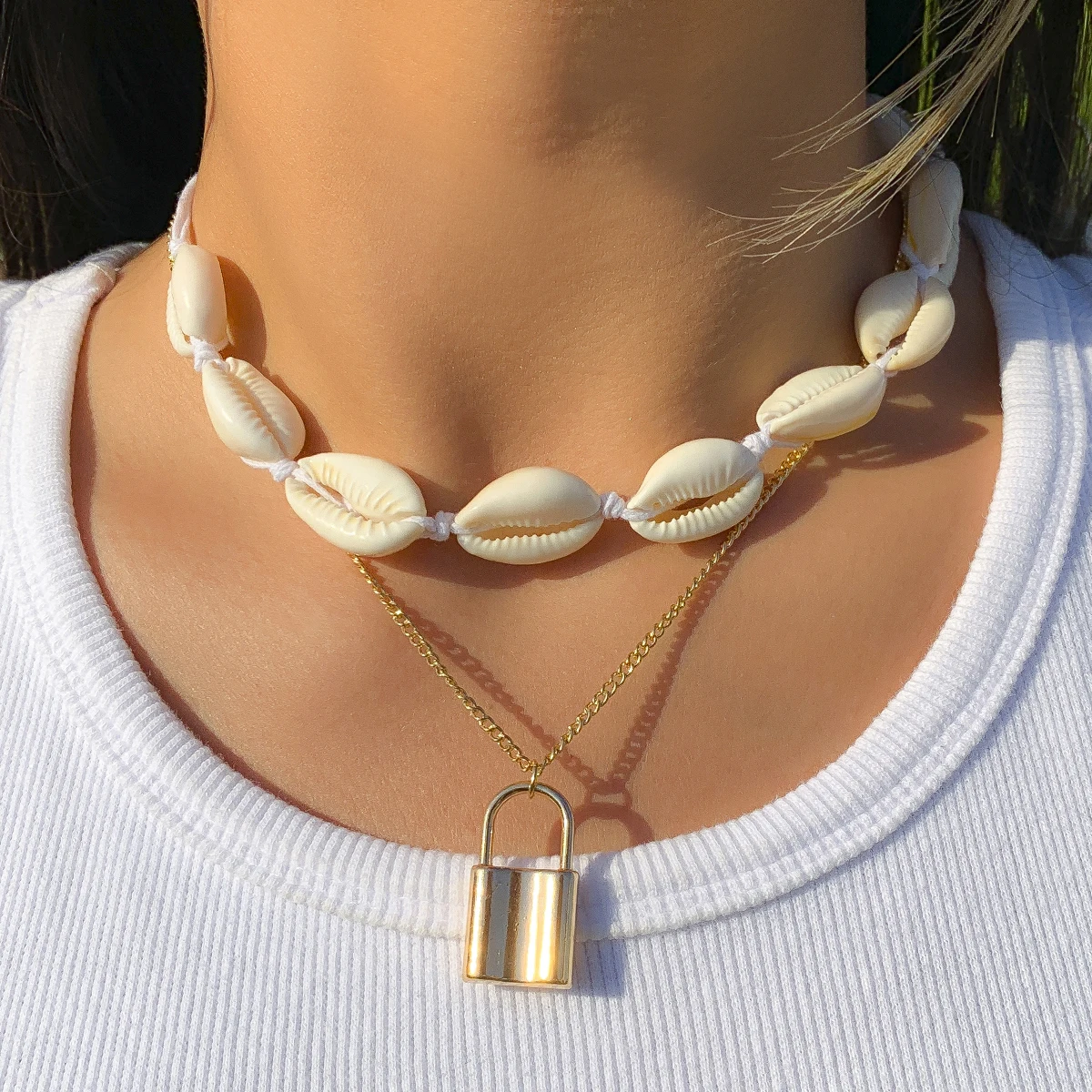 

Bohemian Natural Shell Choker Necklace for Women Collar Cowrie Conch Seashell Collar Summer Beach Lock Pendands Y2K Accessories
