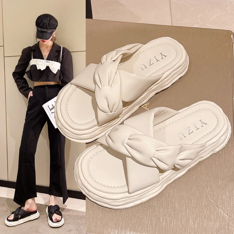 

Новинка лета 2023, модная однотонная верхняя одежда в Корейском стиле на толстой подошве, пляжные женские сандалии и тапочки One-word