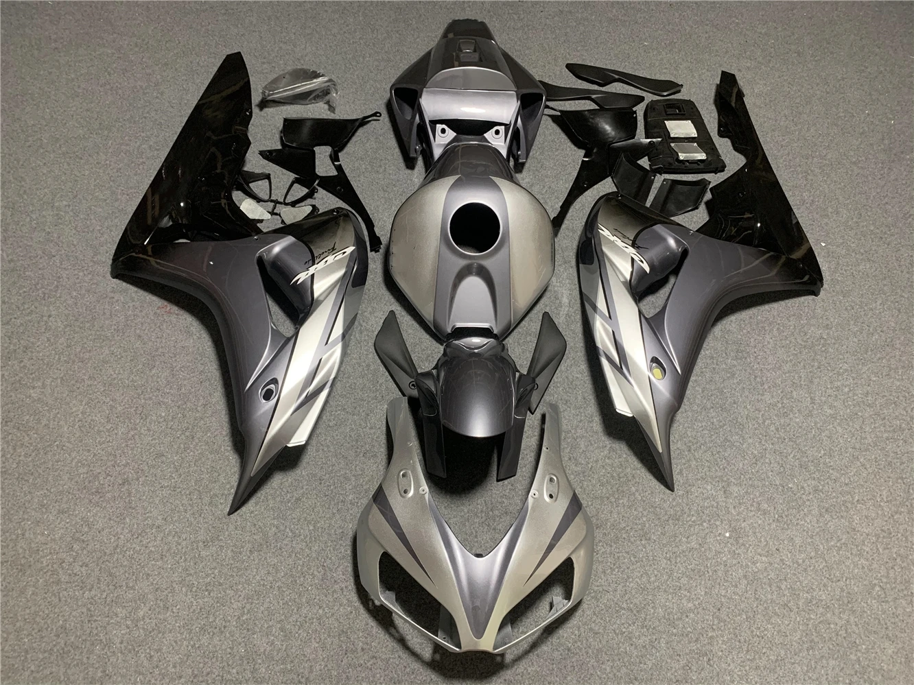 

Motorcycle Fairing Kit Suitable for CBR1000RR 06-07 CBR1000 2006 2007 Fairing Champagne Silver Silver Grey Black