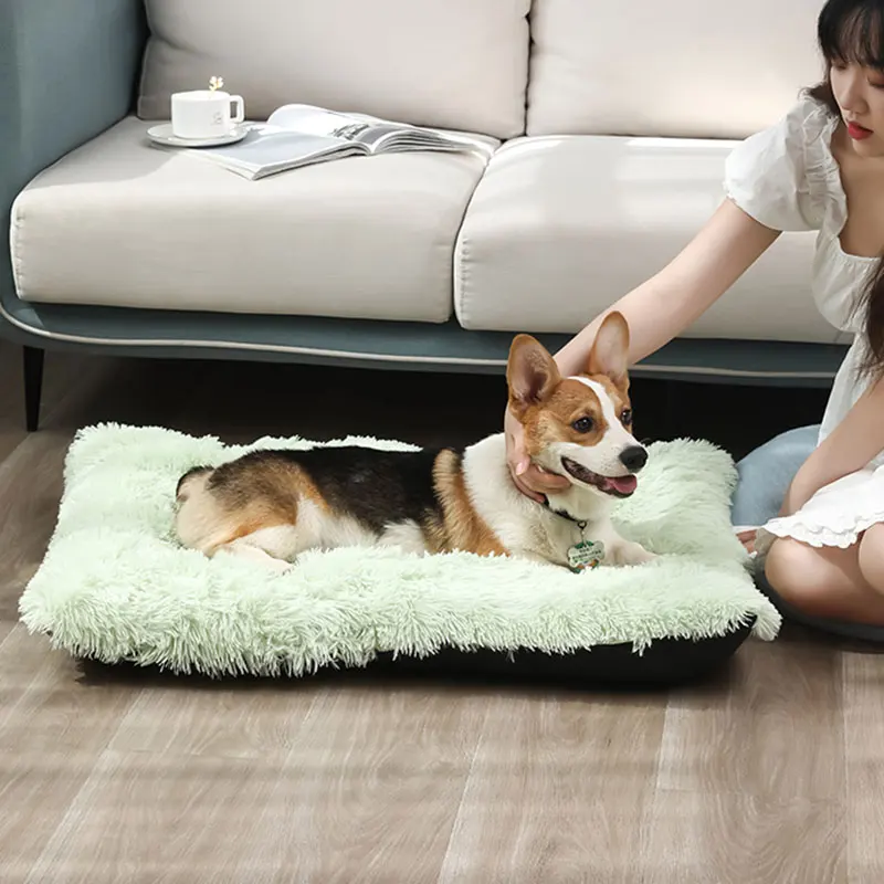 Уютное покрывало для собак, комфортабельная шерстяная площадка, многокрасочное теплое спальное место для щенка.