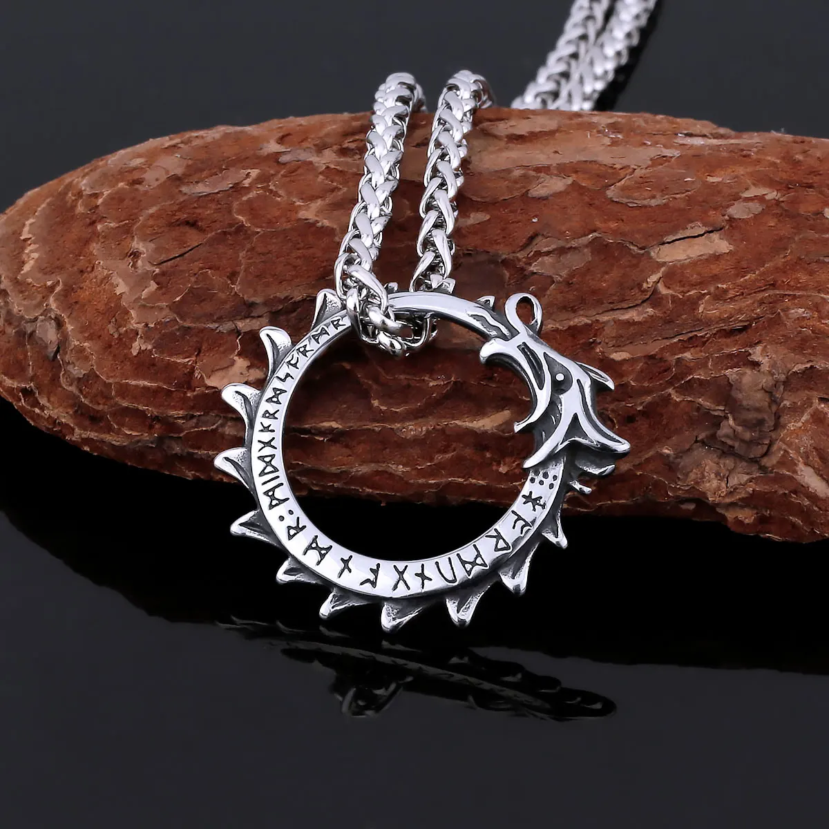 

Street End Snake Stainless Steel Retro Viking Necklace Men's Odin Fashion Amulet Pendant Necklace Jewelry Gift Wholesale