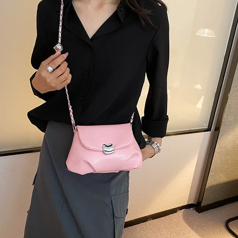 

Women's Retro Shoulder Bag High-end Sense Chain Light Luxury New Arrival Shoulder Handbag Women's Small Square Bag