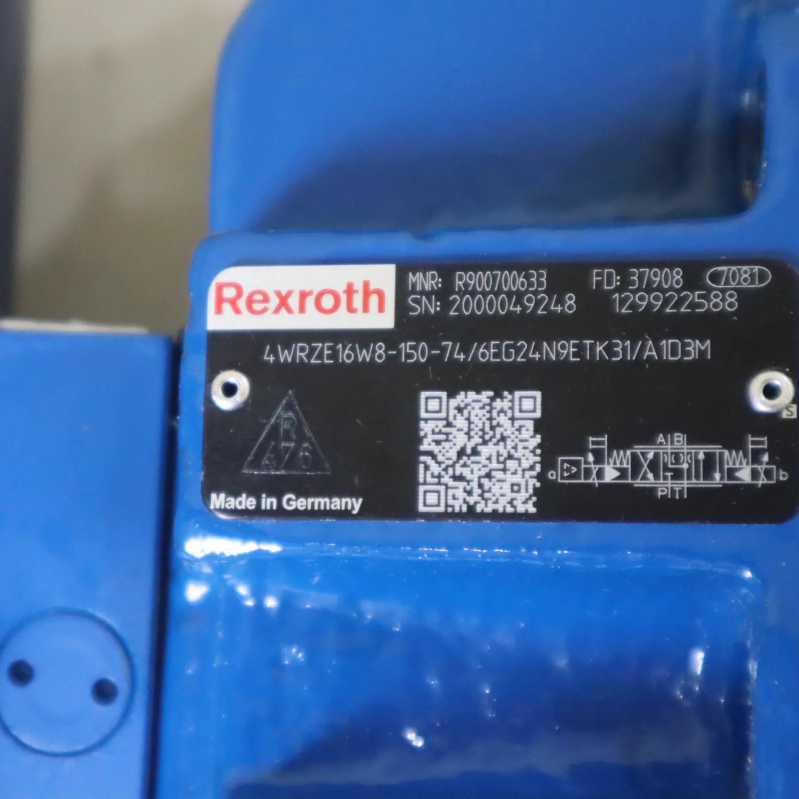 R900700633 4W RZ E16 W8 - 150-70/6 EG 24 N9 ET K31/A1D3M Rexroth REXROTH
