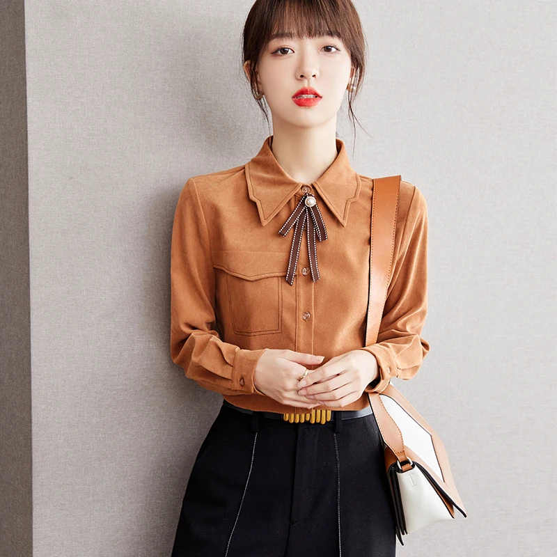 Блузка женская демисезонная с длинным рукавом отложным воротником и бантом