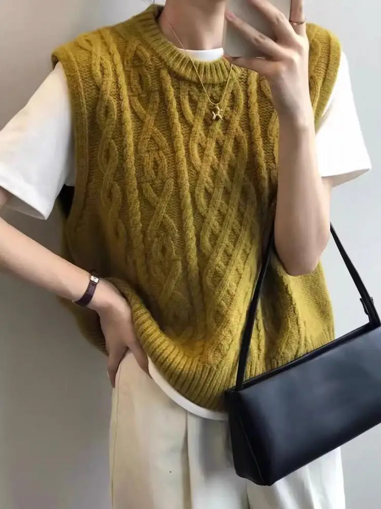 Кофейного цвета плотный вязаный свитер с круглым вырезом жилет Женский