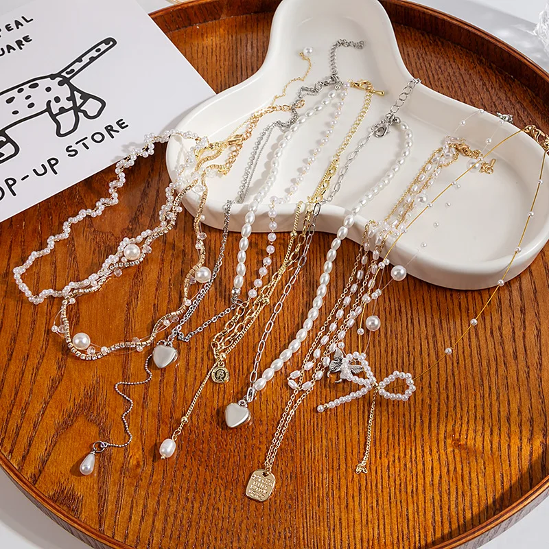 

Luxury Fashion New Hand Beaded Pearl Chain Love Bow Dog Tag Clavicle Chain for Women Girl Jewelry Gifts