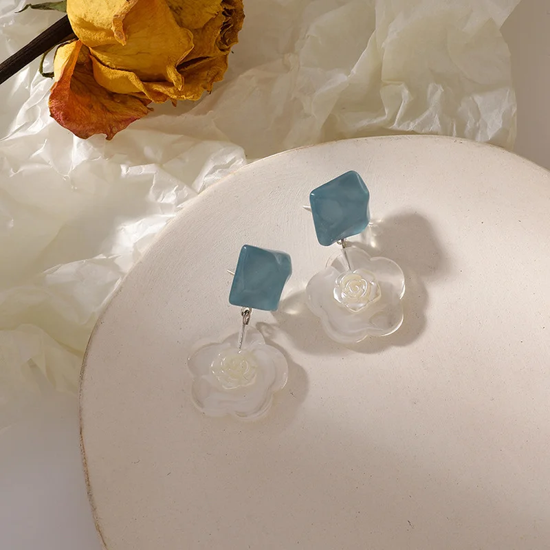 Minar Spring White Resin Rose Drop Earrings for Women Blue Color Square Geometric Flower Statement Dangle Earrings Oorbellen
Minar Spring White Resin Rose Drop Earrings for Women Blue Color Square Geometric Flower Statement Dangle Earrings Oorbellen